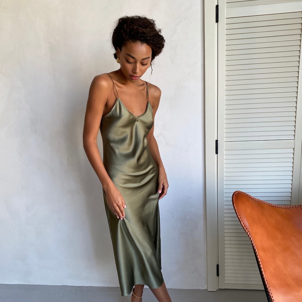 Large 100% Silk Army Green Knee Length Strap Dress